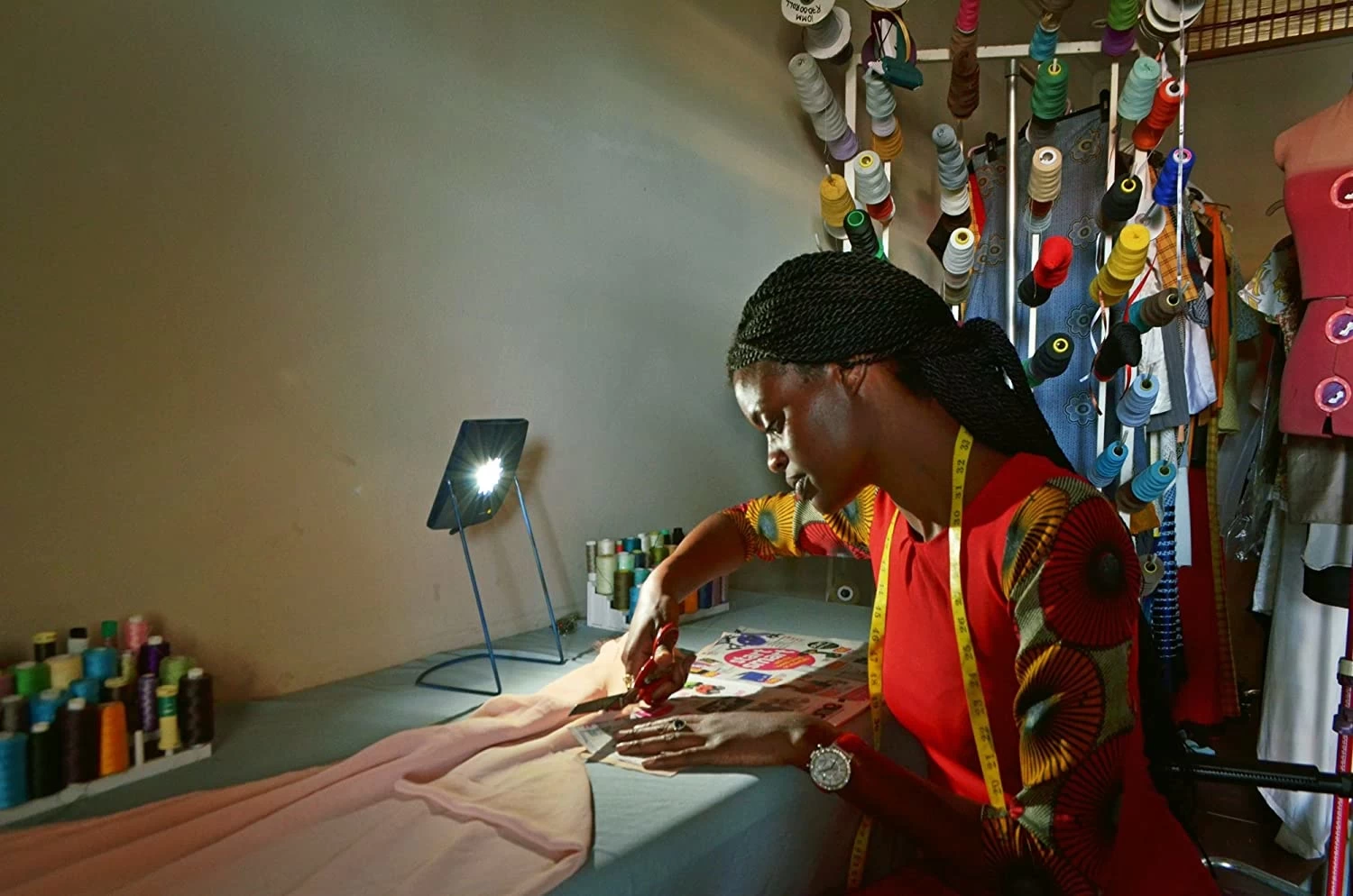 Little Sun Zonne-energie Lampen Little Sun Zonne-oplader Met Lamp - Afbeelding 3