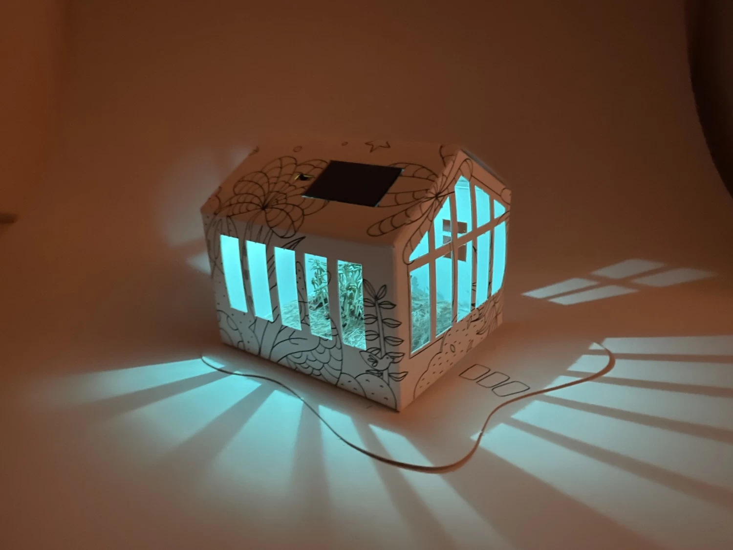 Litogami Zonne-energie Bouwpakketten Litogami Bouwpakket Tuinkas Met Zonnepaneel - Afbeelding 3