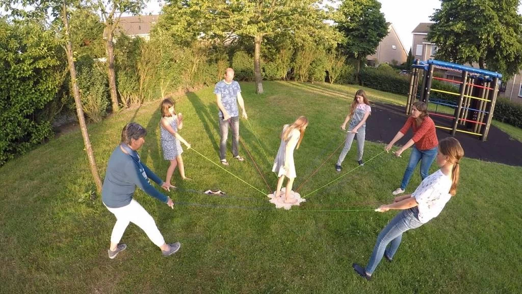 Karl-Schubert-Gemeinschaft - Houten Spellen Zweefbord Samenwerkingsspel En Teambuilding - Afbeelding 2